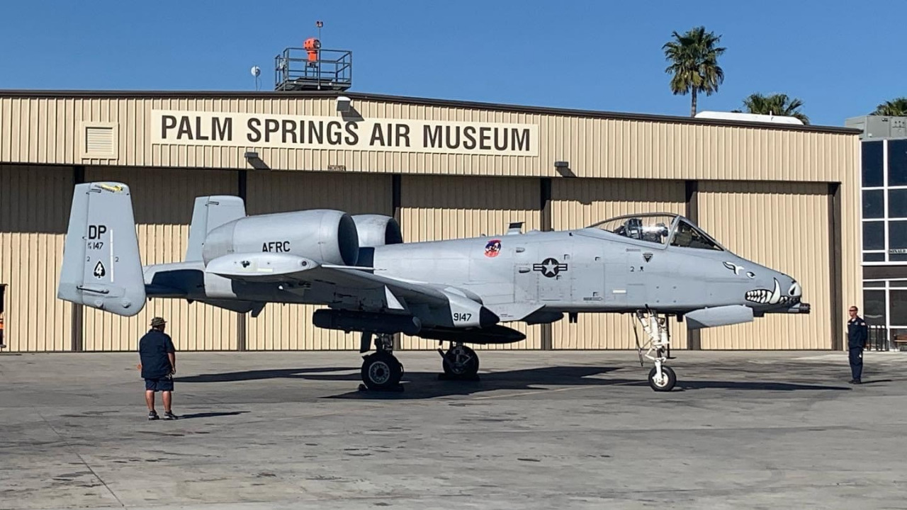 A-10 Thunderbolt II - Warbird Wednesday Episode #105, warthog, fought against Iraq, USA airfare, palm springs air museum