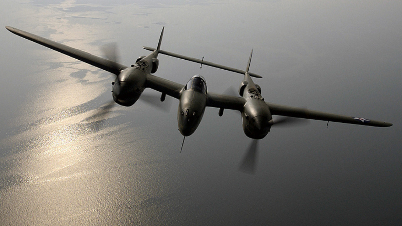 P-38 Lightning – Warbird Wednesday Episode #73 – Palm Springs Air Museum