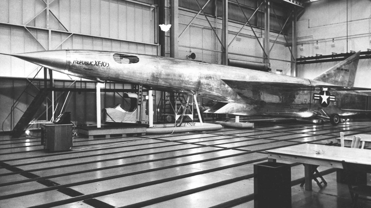 XF-103 Thunderwarrior - Warbird Wednesday Episode #108, prototype, palm springs air museum middle of WW11 design