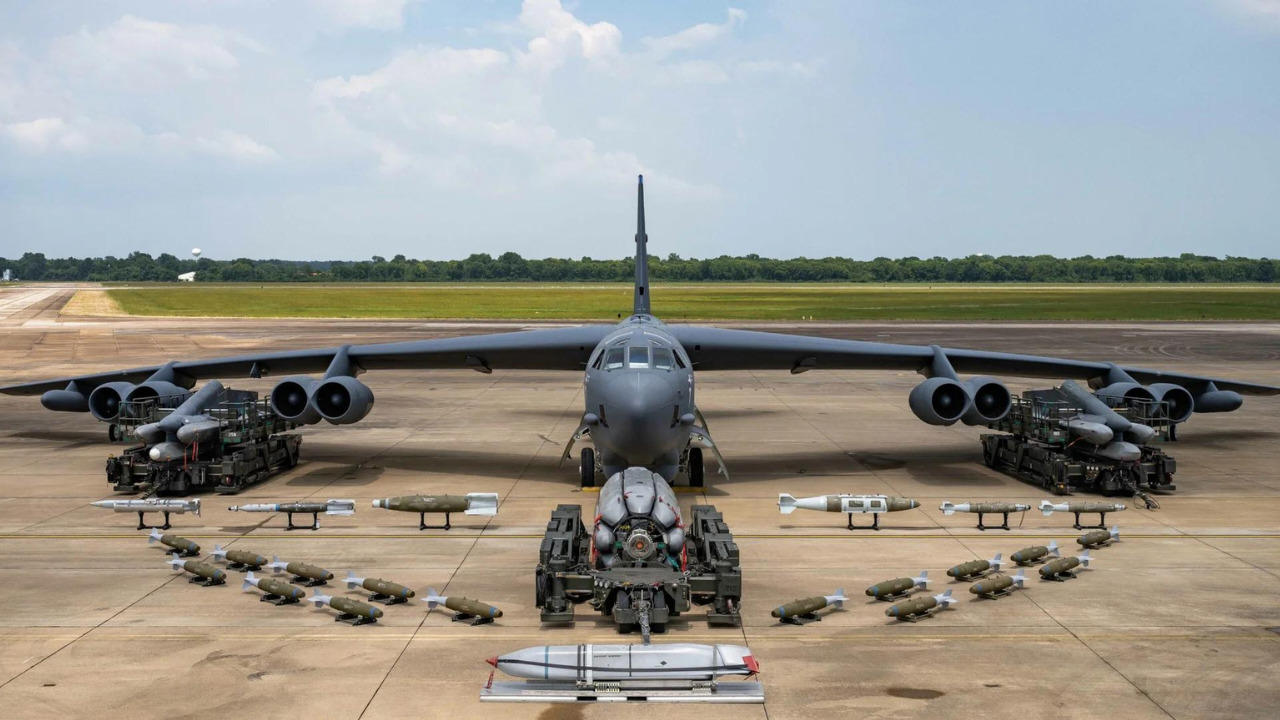 Boeing B-52 Stratofortress - Warbird Wednesday